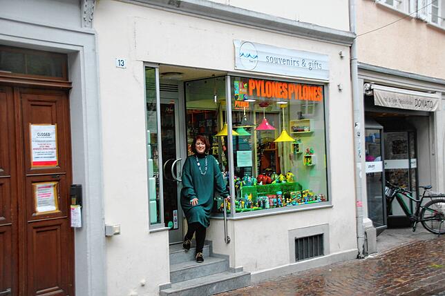 Daniela Klipfel vor ihrem Laden in der Hussenstraße.