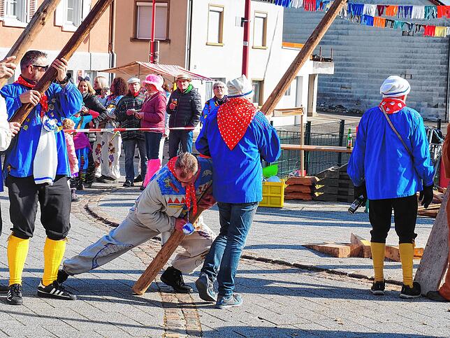 Bild 12: Bilder vom Narrenbaumstellen in Altenburg