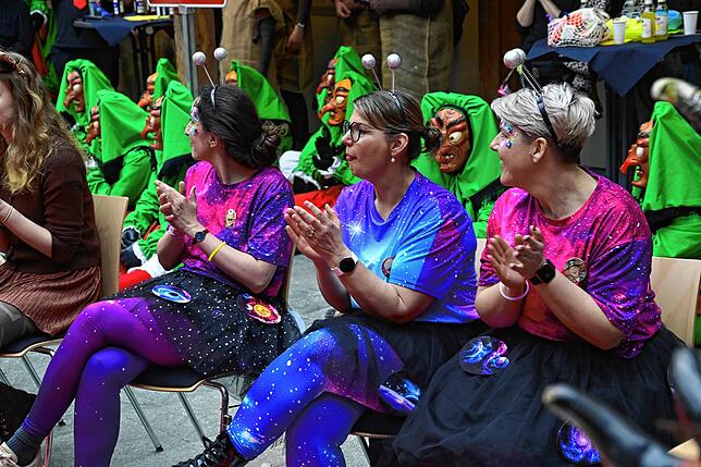 Bild 18: Fasnacht 2025: Hexen rollten im Villinger Landratsamt den roten Teppich aus - Die schönsten Bilder!