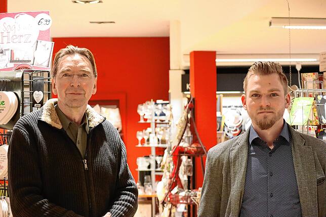 Gerhard Werb (links) und Lukas Werb von Thedy freuen sich, dass sich viele Menschen beraten lassen.