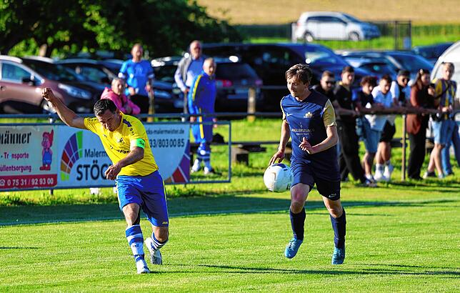 Bild 2: Bildergalerie vom Ü35-Bezirkspokalfinale zwischen der SG Dettingen-Dingelsdorf und dem SV Allensbach