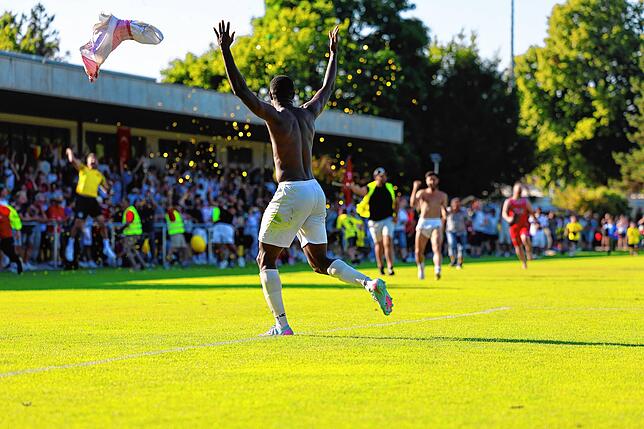Bild 18: Türk. SV Singen feiert den Oberliga-Aufstieg! Wir waren mit der Kamera dabei.