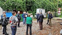 Auf Einladung von Sven Martin, Vorsitzender der Bürgervereinigung Allmannsdorf-Staad (mit Zettel), kamen Bürger und Stadträte in der ...