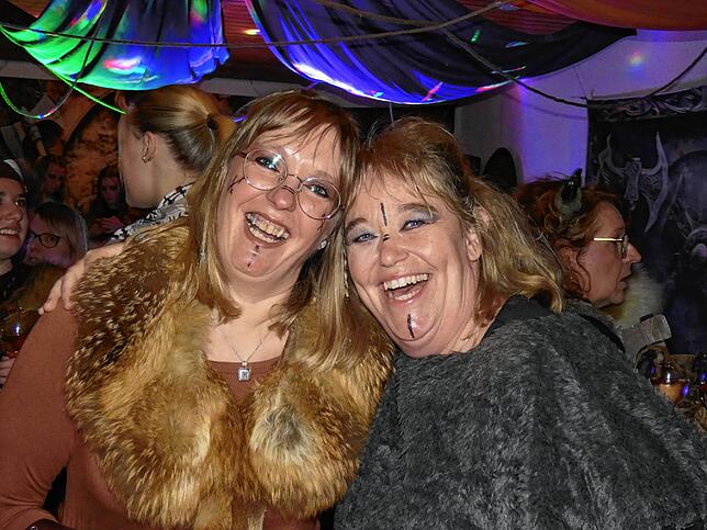 Bild 12: Wiiberfasnacht in Altenburg: So feiert die Stadt ausgelassen und bunt!