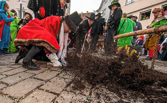 Bild 19: Bilder vom Schmotzigen Dunschdig in Meßkirch (Teil 2/3)