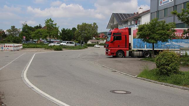 Im südlichen Bereich zur Bahnlinie hin (links im Bild) soll die Eisenbahnstraße verschwenkt werden. Beginn der Bauarbeiten ist am ...