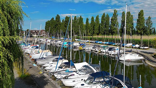 Die Liegeplätze im Hafen Moos (hier ein Archivbild) werden künftig digital über eine App verwaltet.