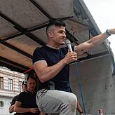 Martin Sellner bei einer Protestaktion in Wien.