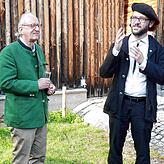 Ein Landkreis, zwei Jahrhunderte: Wahlkämpfer Johannes Kretschmann trifft auf Karl-Friedrich Fürst von Hohenzollern-Sigmaringen (links).