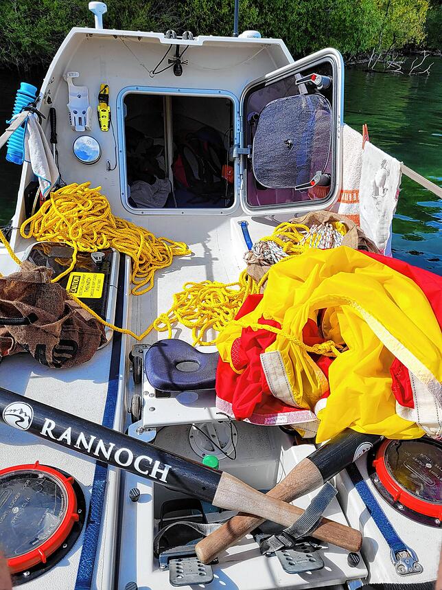 Blick ins Boot: Vorn und hinten ist Platz, um Dinge zu verstauen und um zu schlafen.