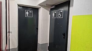 Mit der Schunote drei wird die Anzahl der öffentlichen Toiletten – wie hier im Parkhaus Stadtmitte – bewertet.