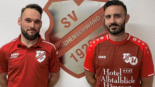 Verstärkung: Manuel Göbel (rechts) wechselt vom FC Erzingen zur SG Höchenschwand/Häusern. Kevin Matt, der Sportliche leiter der Kicker ...