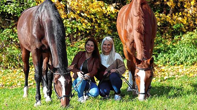 Rufen zu Spenden für die Reitschule auf: Tamara (links) und Sabrina Benz, Jugendwartinnen des Reit- und Fahrvereins.