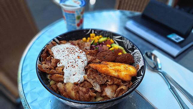 Döner aus der Schüssel – das ist das Konzept im Konstanzer Restaurant Kebap Bowl.