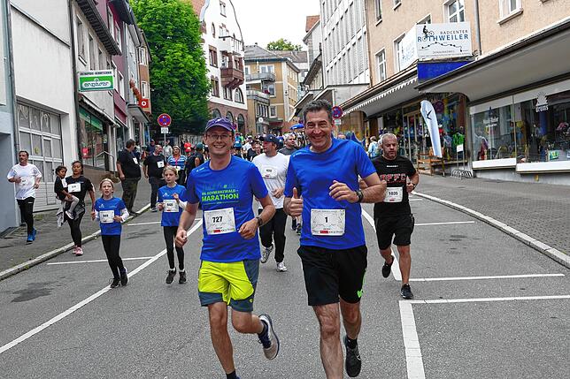 Bild 31: Donaueschingen schnürt die Laufschuhe. Schutzengellauf für den guten Zweck bringt 11000 Euro ein.