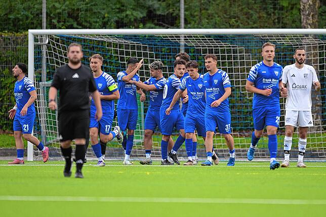 Bild 1: SV Weil II fegt den SV Blau-Weiß Murg mit 11:0 vom Platz – und wir haben Fotos!