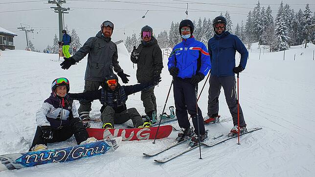 Diese Wintersportler kamen extra aus Karlsruhe zum Feldberg.