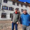 Anselm Säger und Dominik Schaaf (von links) vor dem Villinger Rathaus. Der Narro-Zunftmeister und der Chef der Katzenmusik moderieren ...