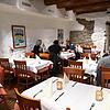 Speisegaststätten in Konstanz, hier die Pizzeria Don Alfredo in der Altstadt, müssen ab sofort einen Mindestabstand zwischen den Tischen ...