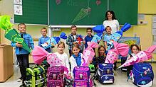 Kardinal-Bea-Grundschule Blumberg-Riedböhringen: Die Schulanfänger mit Klassenlehrerin ist Hadice Pfitzenmeier.