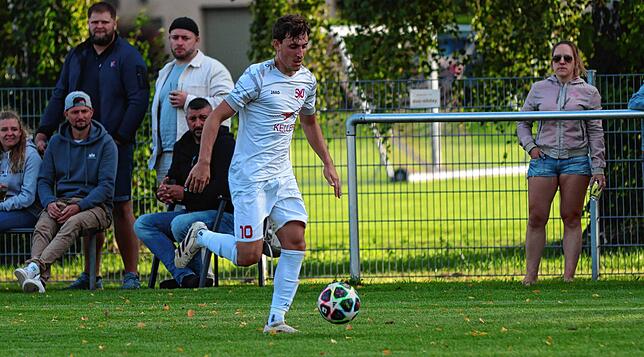 Sieg klargemacht: Luca Azzato traf beim Sieg des SV Jestetten gegen die SG Höchenschwand/Häusern/St. Blasien kurz vor Schluss zum ...