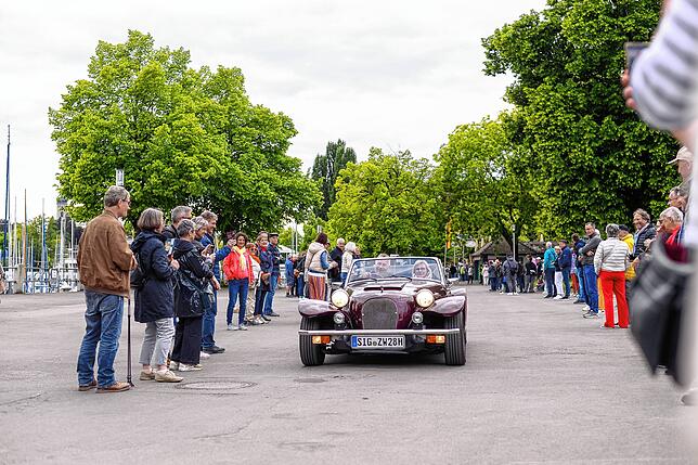 Bild 14: Oldtimerparade in Friedrichshafen lockt zahlreiche Zuschauer – exklusive Bilder!