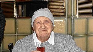 Sie ist gut drauf – Barbara Müller an ihrem 100. Geburtstag. Bild: Susanne Grimm
