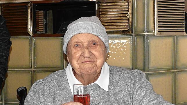 Sie ist gut drauf – Barbara Müller an ihrem 100. Geburtstag. Bild: Susanne Grimm