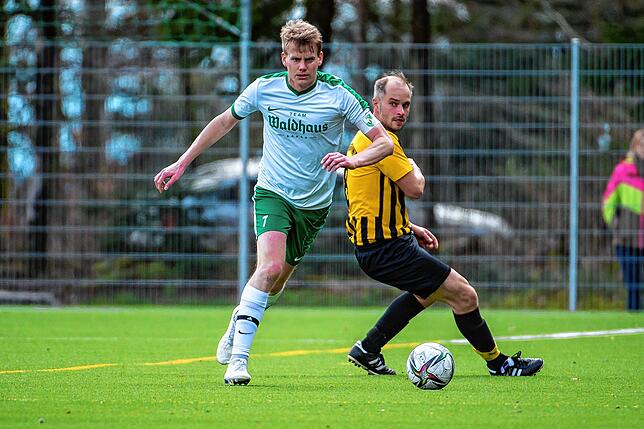 Bild 8: SV Nöggenschwiel gewinnt Derby beim SV Waldhaus mit 2:1 &ndash; und wir haben Bilder!