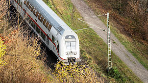 Ein Gäubahn-Intercity vom Typ IC2 Twindexx des Hersteller Alstom. Sie verkehrten schon früher auf der Gäubahn, hier ein Bild aus dem ...