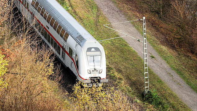 Ein Gäubahn-Intercity vom Typ IC2 Twindexx des Hersteller Alstom. Sie verkehrten schon früher auf der Gäubahn, hier ein Bild aus dem ...