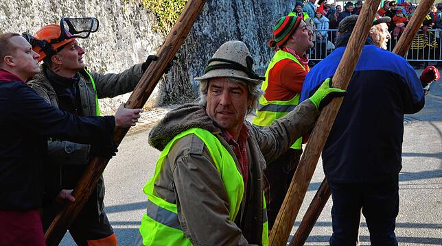 Bild 2: Bilder vom Narrenbaumstellen in Ittendorf (Teil 1/2)