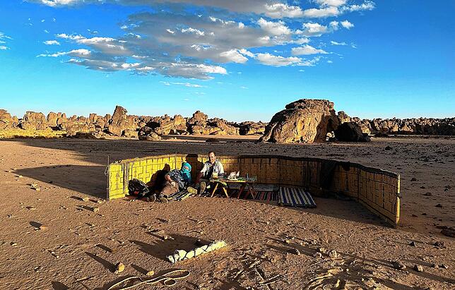 Ein Lagerfrühstück auf dem Tassili-Plateau.