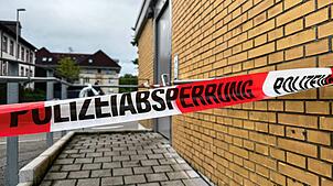 Bild : Schwere Gewalttat am Bad Säckinger Bahnhof: Polizei will Todesfall nach Messerangriff derzeit nicht bestätigen