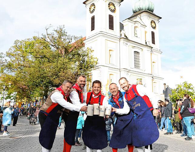 Bild 11: Reitturnier mit fulminantem Start
