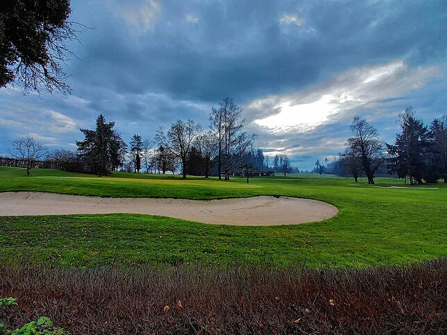 Das Gelände des Golf-Clubs Konstanz bei Allensbach: Vereinsmitglieder kritisieren das Verhalten des Partners der Pächterin des Hofguts ...