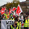 Rund 200 Streikende aus dem Öffentlichen Dienst im Landkreis Konstanz schlossen sich dem Warnstreik an, zu dem die Gewerkschaft Verdi ...