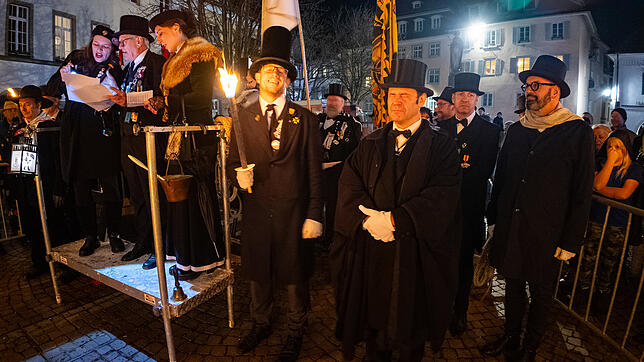 Bild 2: Fasnet in Flammen: So beerdigen die Narren die fünfte Jahreszeit in Überlingen!