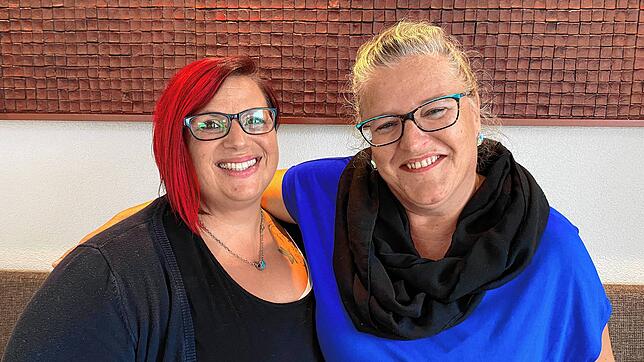 Im Owinger Narrenverein der Nebelspalter lernten die Freundinnen Susanne Benz und Brigitte Bode sich kennen. Mittlerweile nähen sie ...