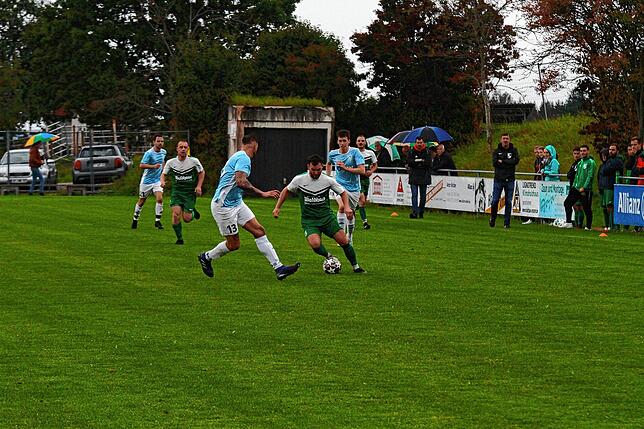 Bild 15: SV Waldhaus bezwingt den SV Obersäckingen mit 4:0 &ndash; und wir haben Bilder!