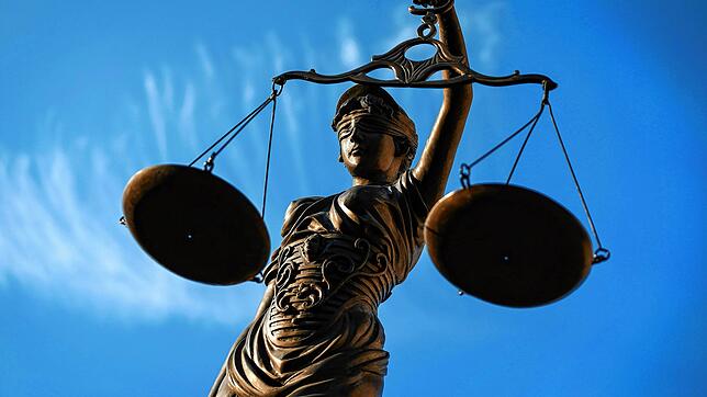 Eine Statue der Justitia in Bamberg (Bayern). (Symbolbild)