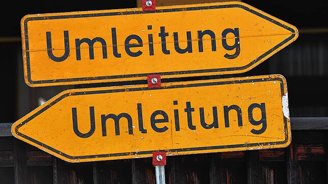 Die Bundesstraße 313 zwischen ist ab Höhe Krumbach bis zur Kreisgrenze an den Landkreis Tuttlingen ab sofort gesperrt.