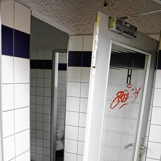 Nicht nur die Türen wurden aus ihrer Verankerung gerissen.