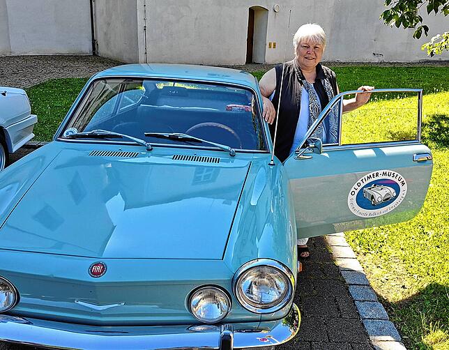 Dieser Fiat 850 Sportcoupé ist das erste Fahrzeug, das der Verein Oldtimer-Freunde Meßkirch fürs Museum erhalten hat. Eleonore ...