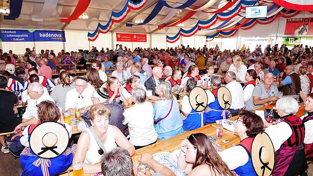 Bild 9: Waldshuter Chilbi 2025: Volles Haus beim 57. Wunschkonzert des Musikzugs St. Florian - das sind die schönsten Bilder