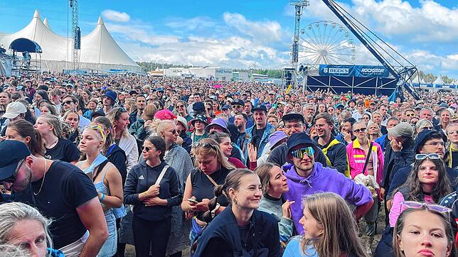 Bild 24: Die besten Bilder vom Auftritt von Tom Odell auf dem Southside 2024