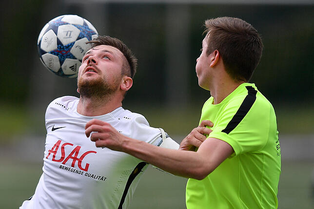 Bild 5: SV Weil II besiegt den SV Buch mit 4:0 &ndash; und wir haben die Bilder!