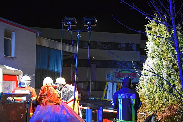 Bild 19: Gefahrgut-Unfall in Zizenhausen: Bilder vom kräftezehrenden Feuerwehreinsatz