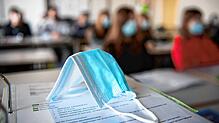 Corona-Masken waren in Schulen während der Pandemie lange Zeit Pflicht.