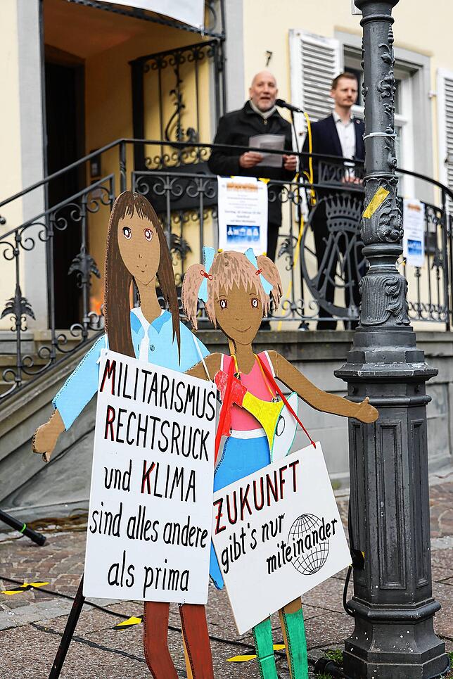 Bild 4: Verschiedene Glaubensgemeinschaften setzen Zeichen gegen Diskriminierung und Gewalt